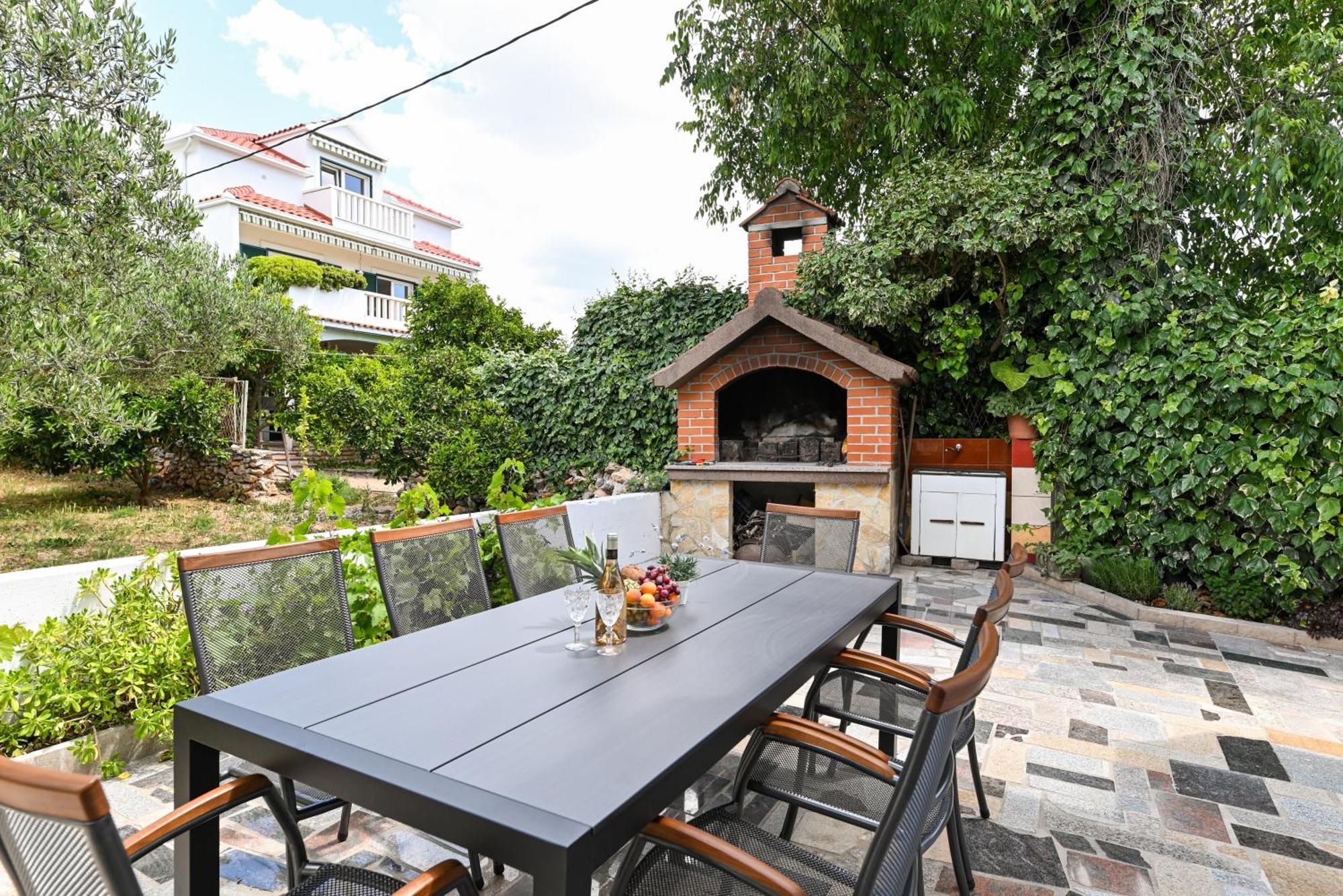 Villa Rozana - Beachfront Wellness Retreat Seget Vranjica Bagian luar foto