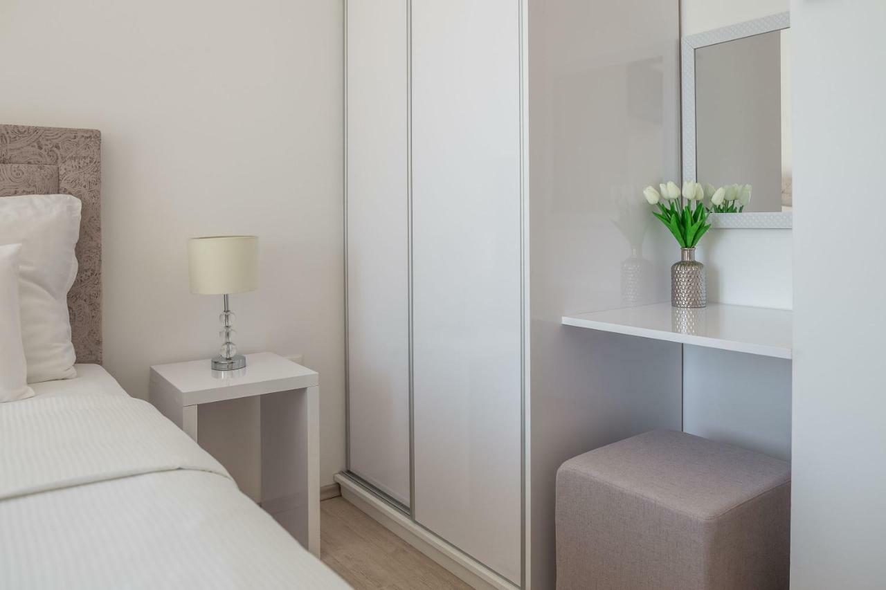 Villa Rozana - Beachfront Wellness Retreat Seget Vranjica Bagian luar foto