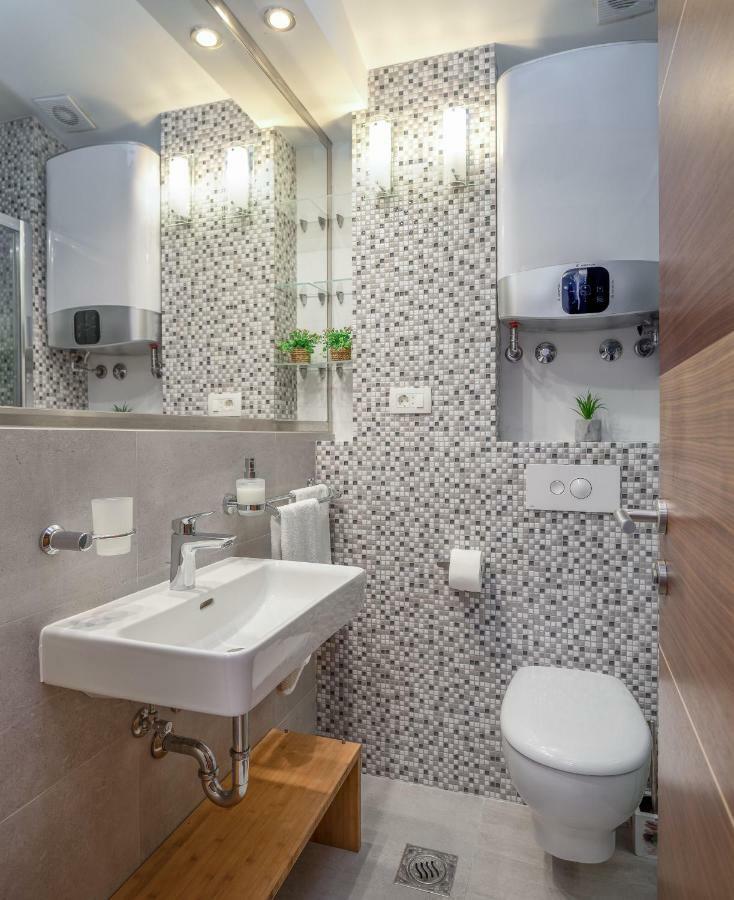 Villa Rozana - Beachfront Wellness Retreat Seget Vranjica Bagian luar foto